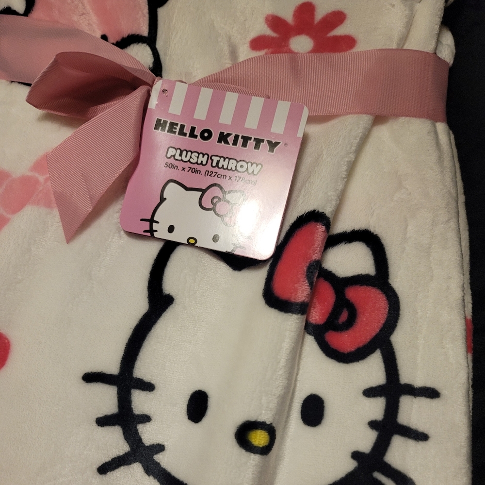 Hello Kitty Throw
